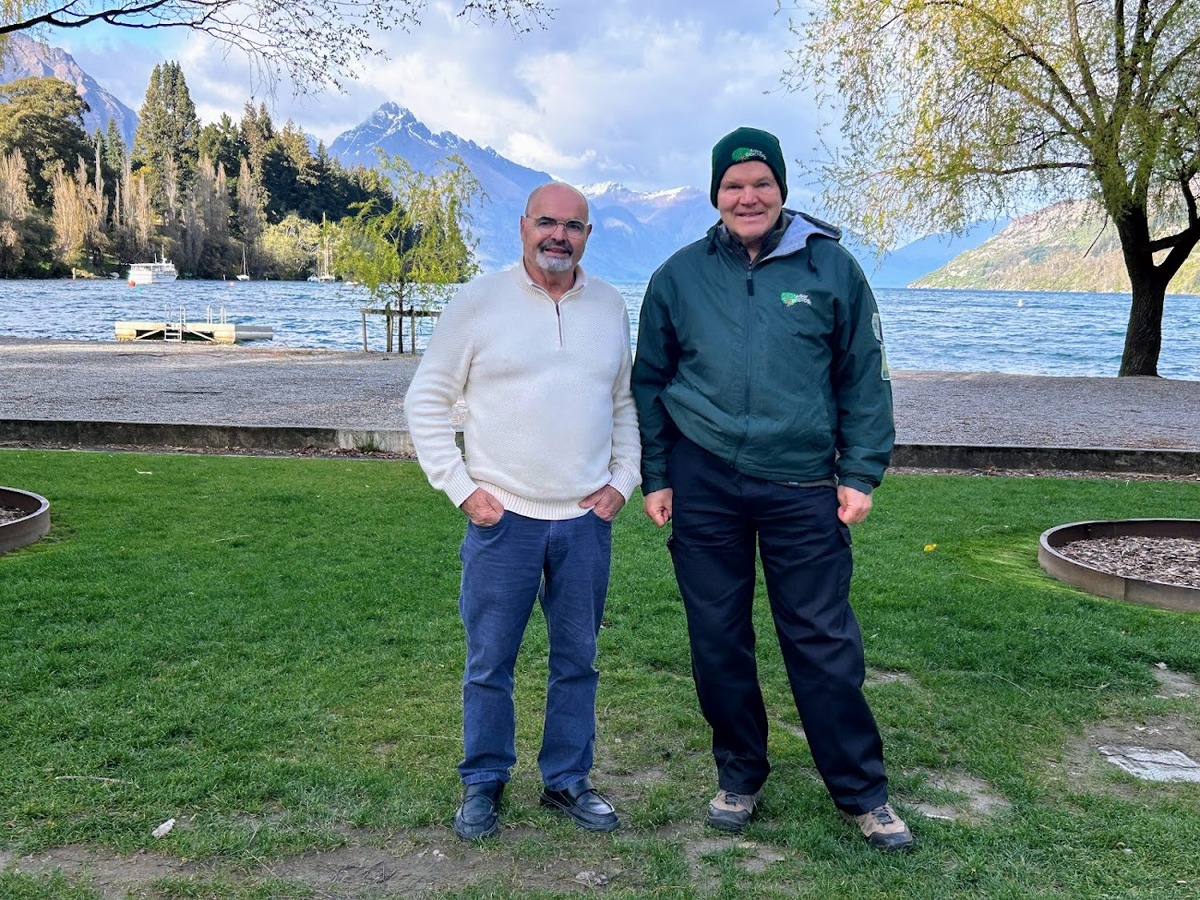 I ran into Cincinnati arborist Tim Back in Queenstown and we spent part of a morning in the botanical garden.